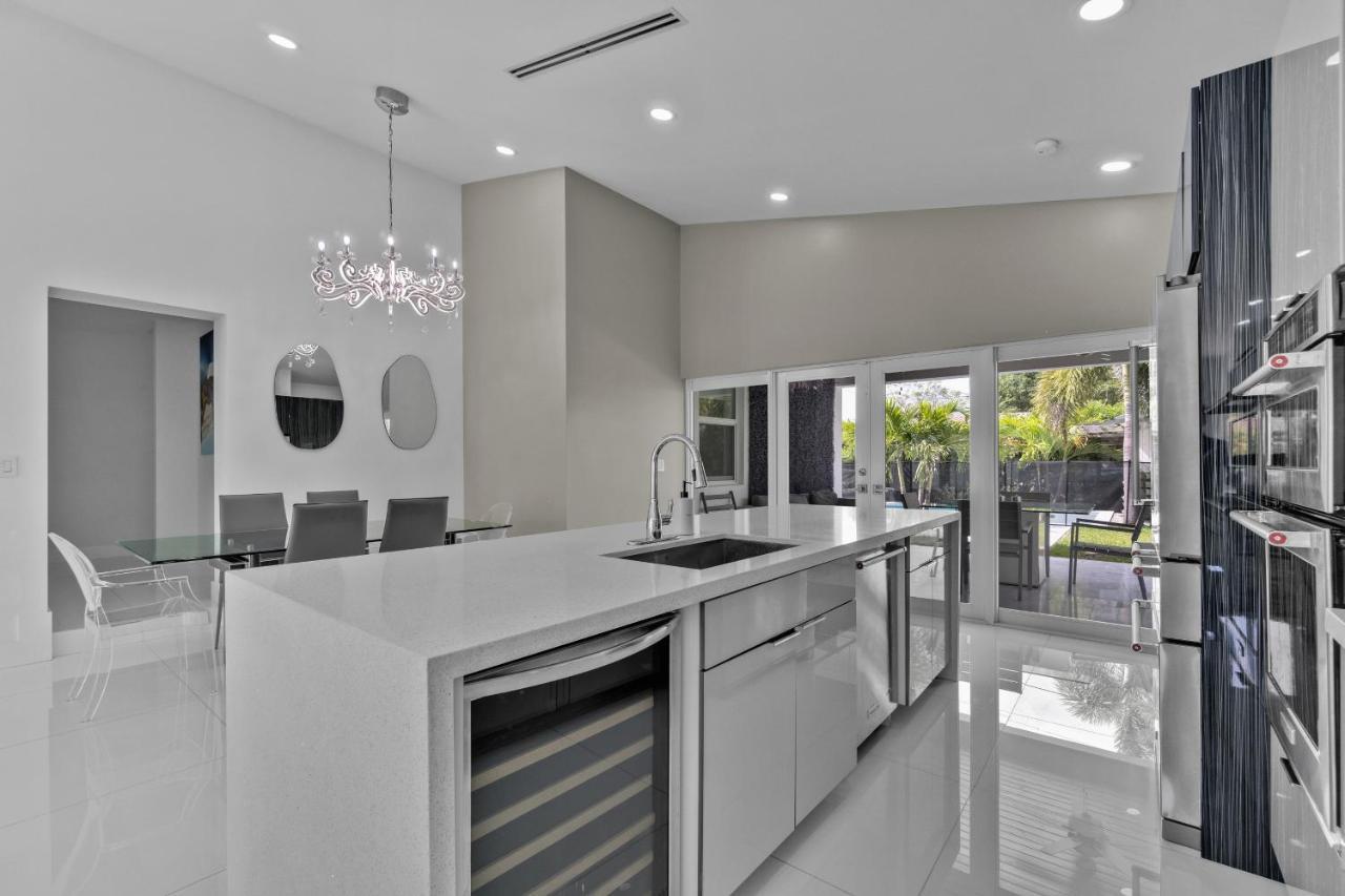 Luxury House 4 Beds Heated Pool W Jaccuzzi Apartment North Bay Village Exterior photo
